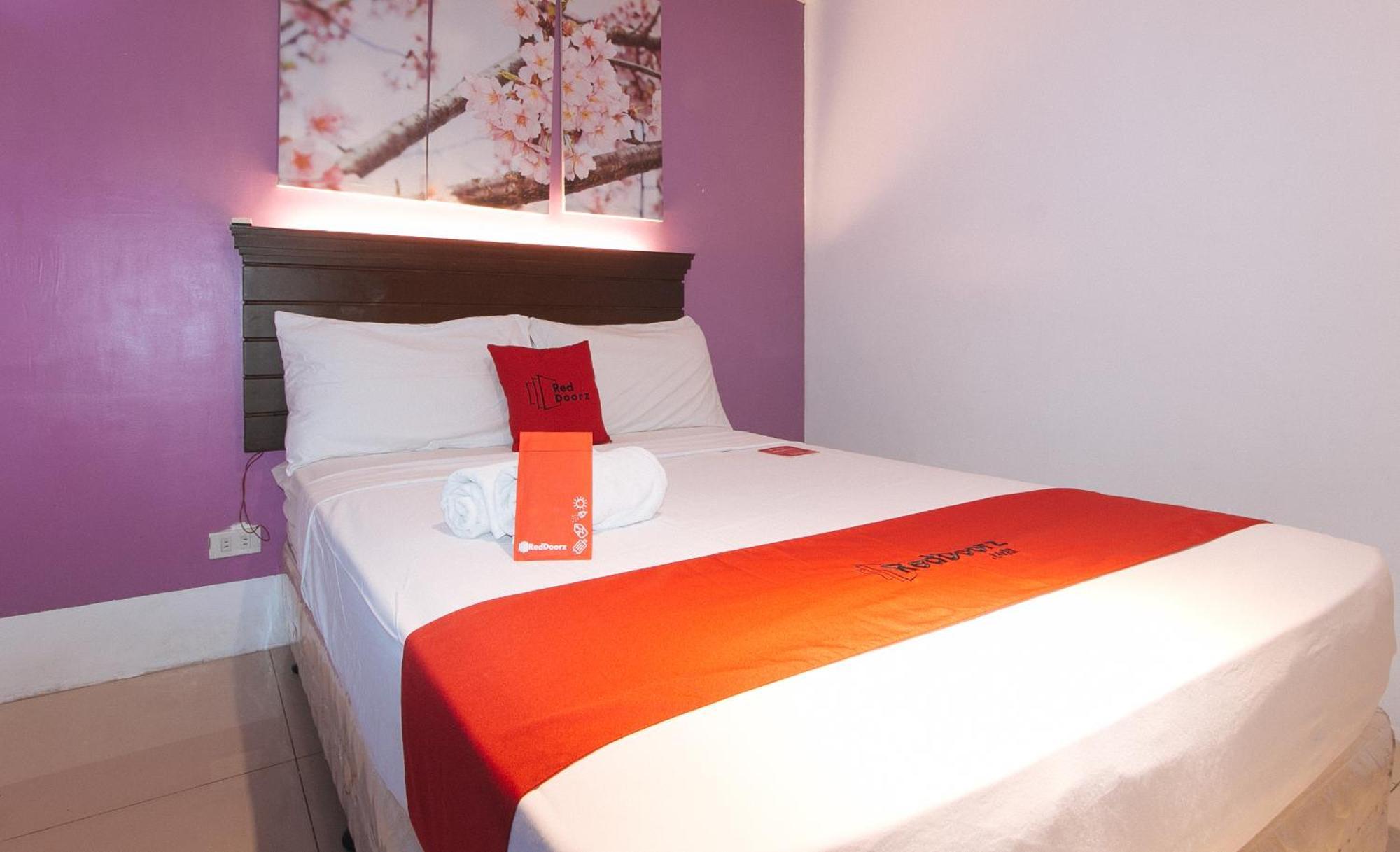 Reddoorz @ Melbourne Suites Makati Makati City Екстер'єр фото