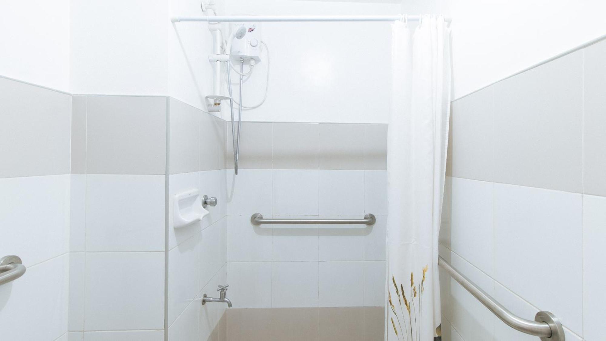 Reddoorz @ Melbourne Suites Makati Makati City Екстер'єр фото