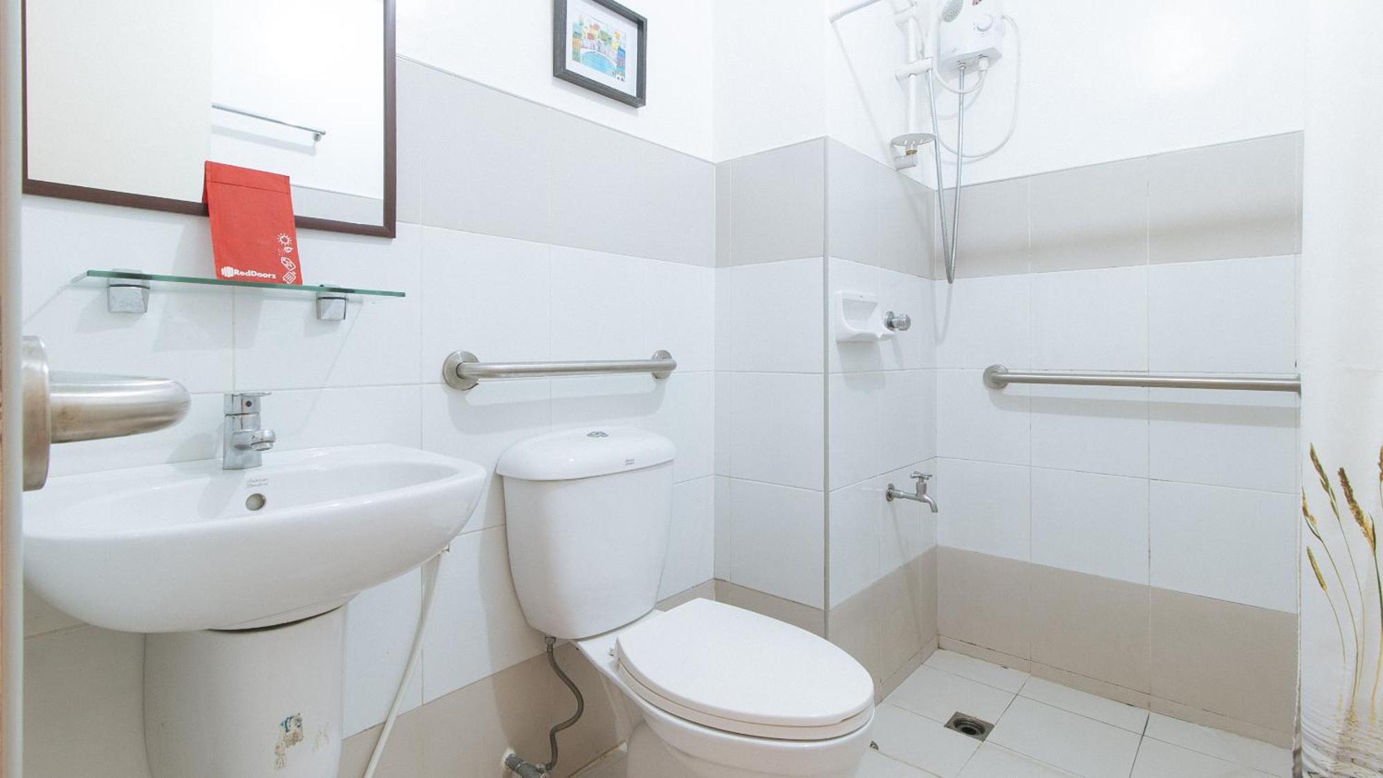 Reddoorz @ Melbourne Suites Makati Makati City Екстер'єр фото