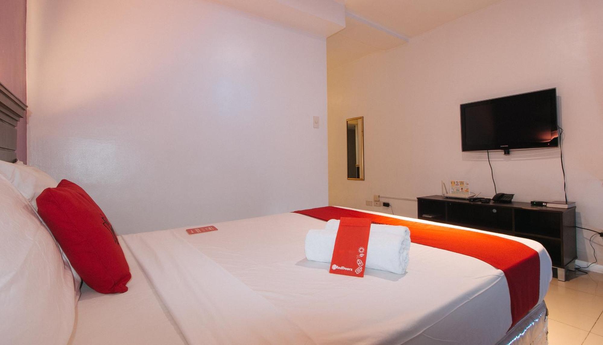 Reddoorz @ Melbourne Suites Makati Makati City Екстер'єр фото