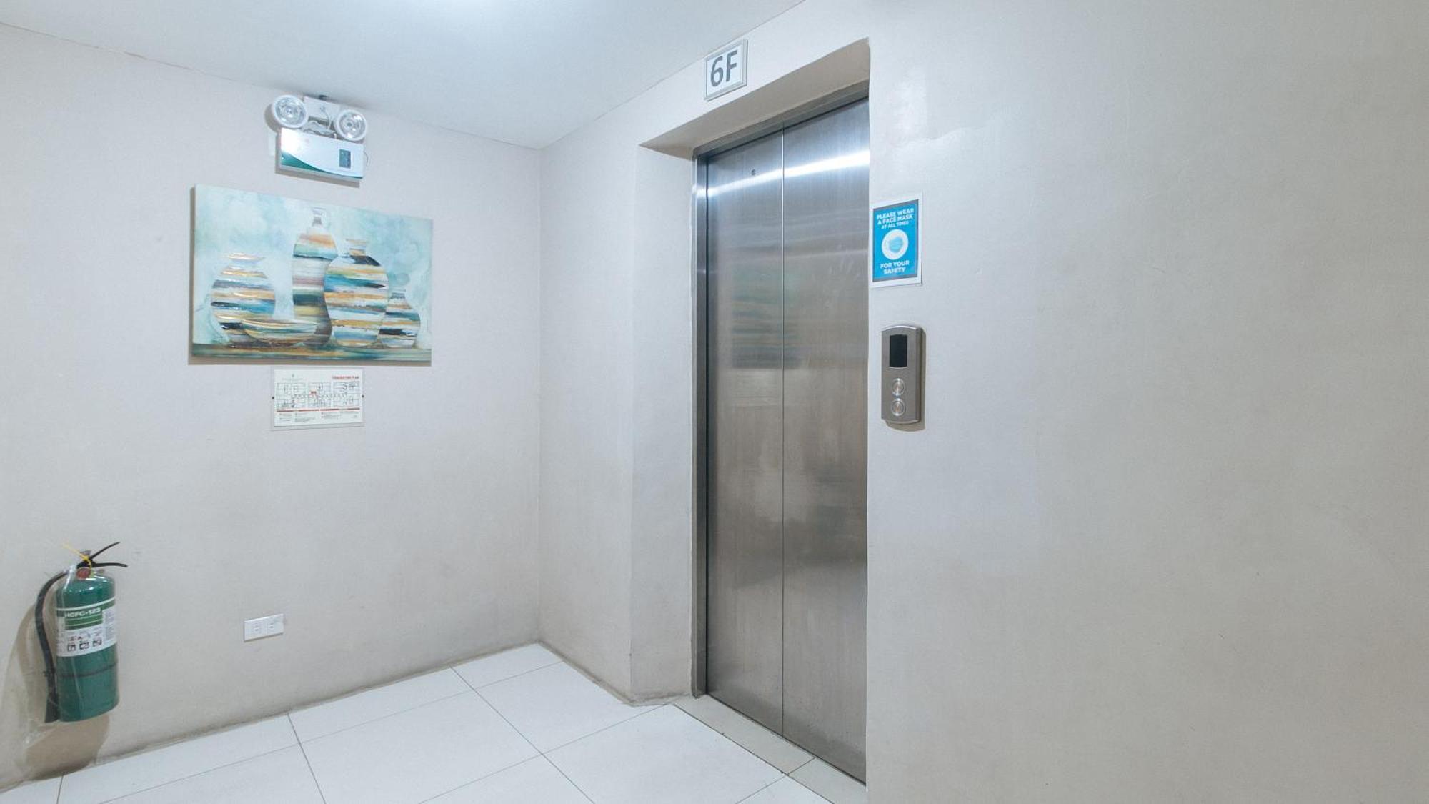Reddoorz @ Melbourne Suites Makati Makati City Екстер'єр фото