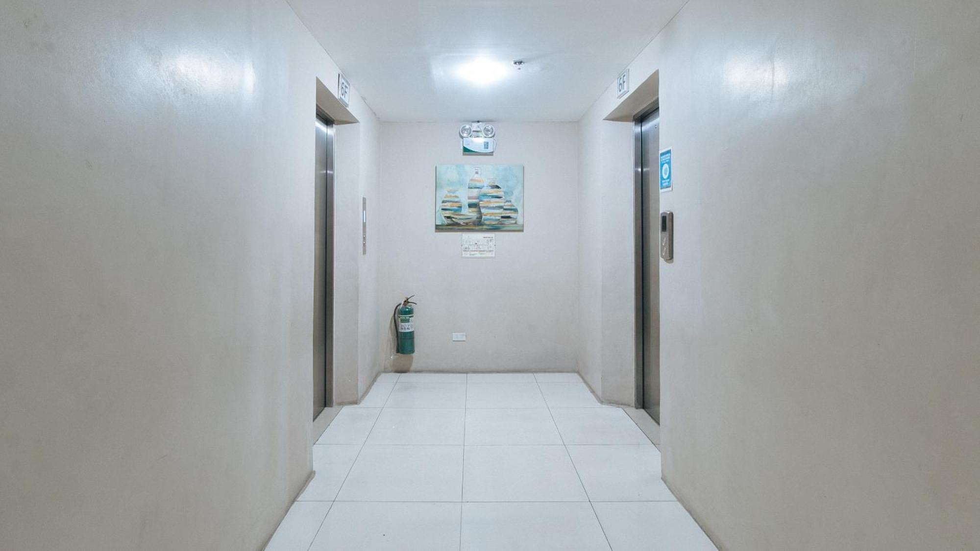 Reddoorz @ Melbourne Suites Makati Makati City Екстер'єр фото